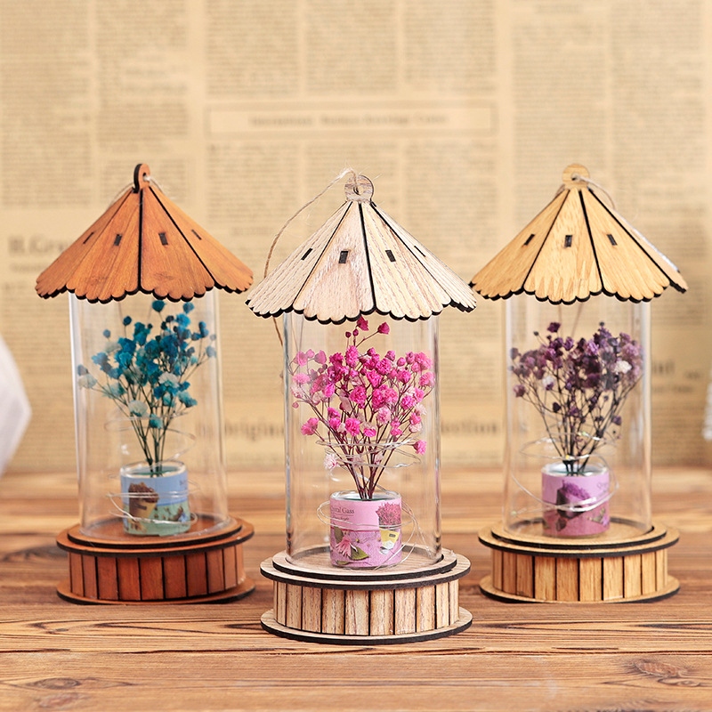 Dried flower star lamps, home decorations, creative gifts for young girls, round wooden chandeliers, and decorative items are selling well at street stalls full figure