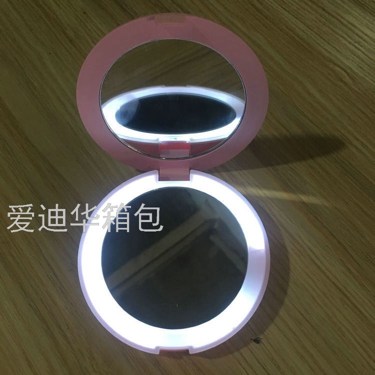 New LED magnifying makeup mirror 5X10X gooseneck suction cup bathroom mirror My Flexible Mirro Application Scenario