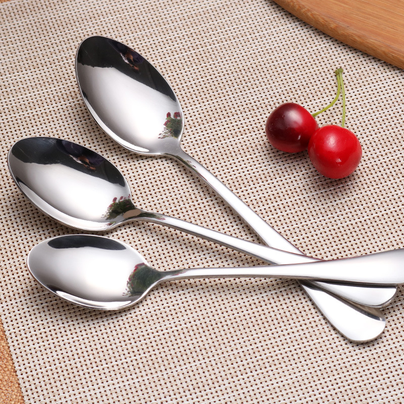 Stainless steel spoons, Western dining spoons, main dining spoons, dessert spoons, children's spoons, small spoons, household eating spoons, adult spoons, 304 stainless steel spoons and forks, dessert spoons, fruit forks, spoons and tableware sets. Application Scenario