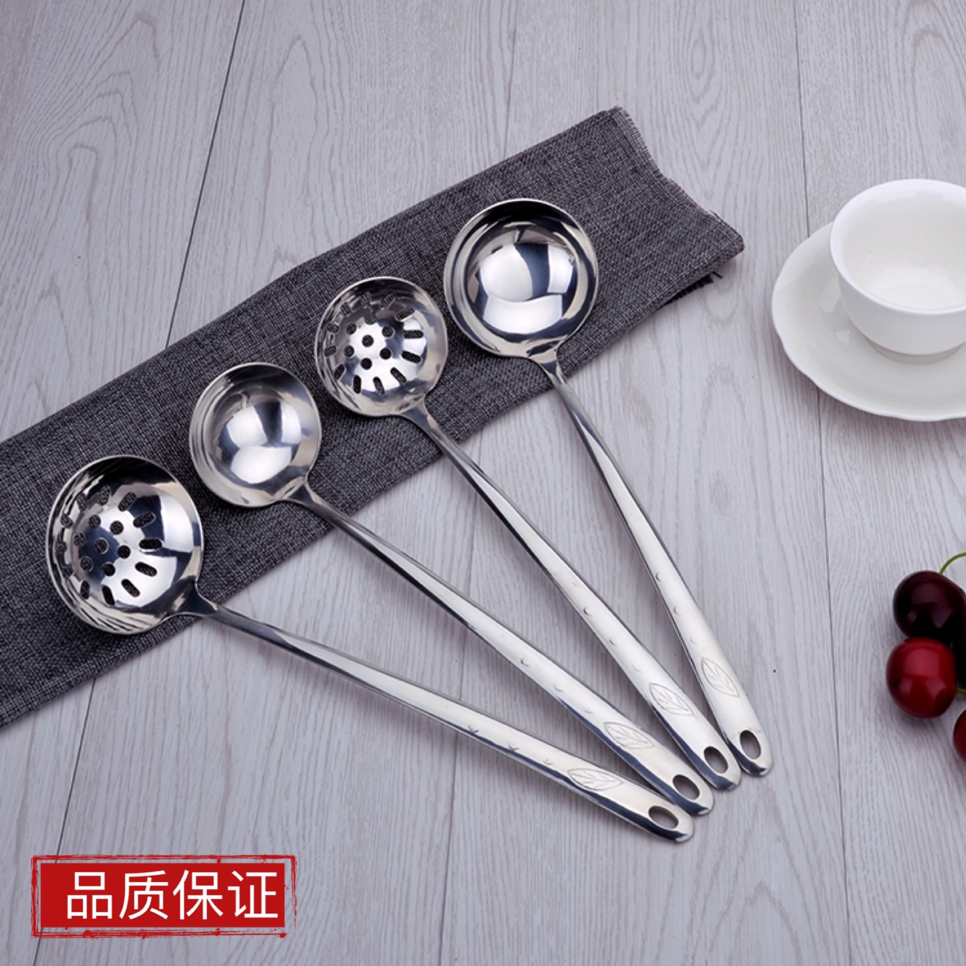 Factory wholesale stainless steel three-millimeter water droplet leaf drop non-magnetic soup shell leak, suitable for restaurant hot pot spoons and soup spoons at home details Picture