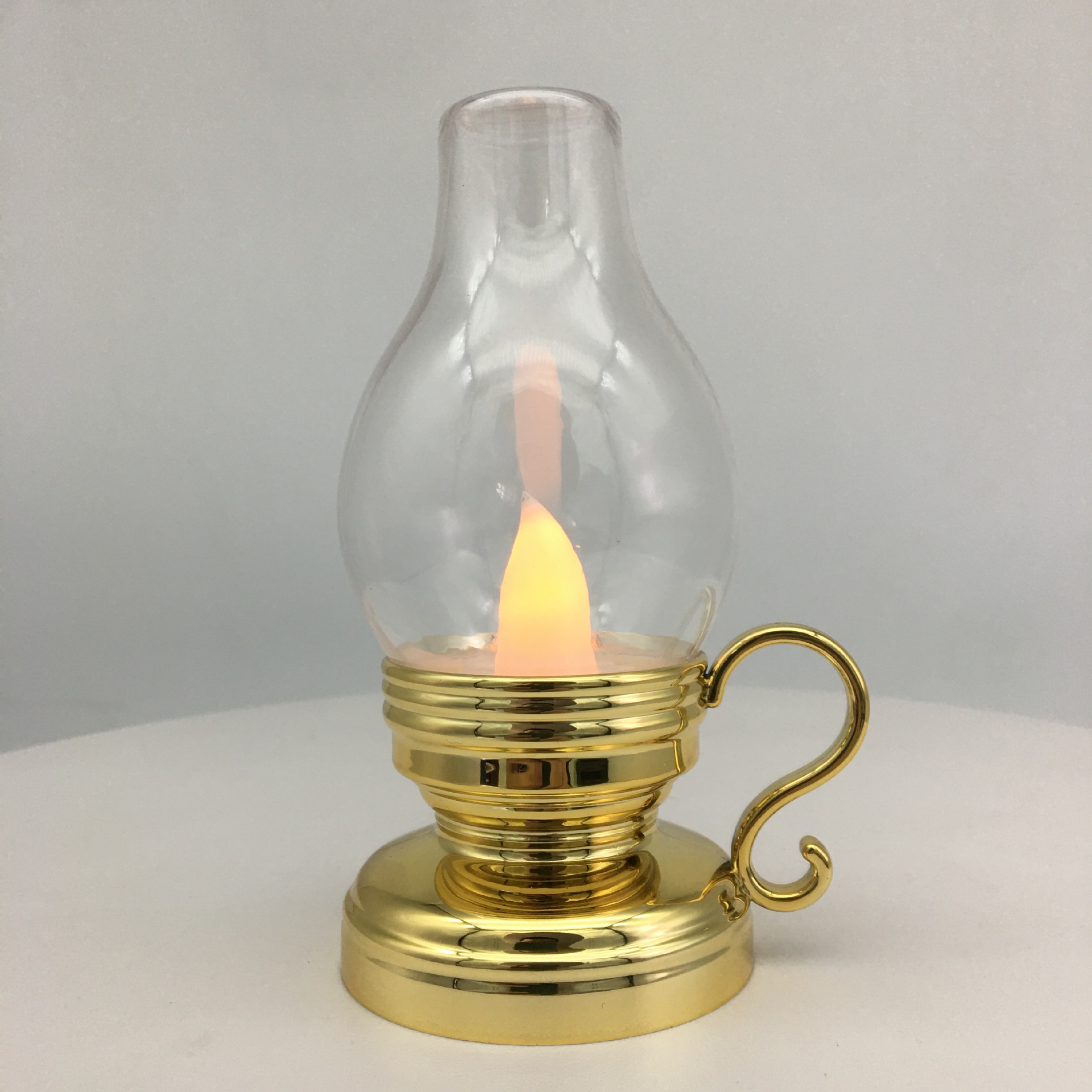Cross-border new single-wax small oil lamps, small horse lamps, wind lamps, small festival ornaments, decorative items, furniture, window display decoration and arrangement Application Scenario