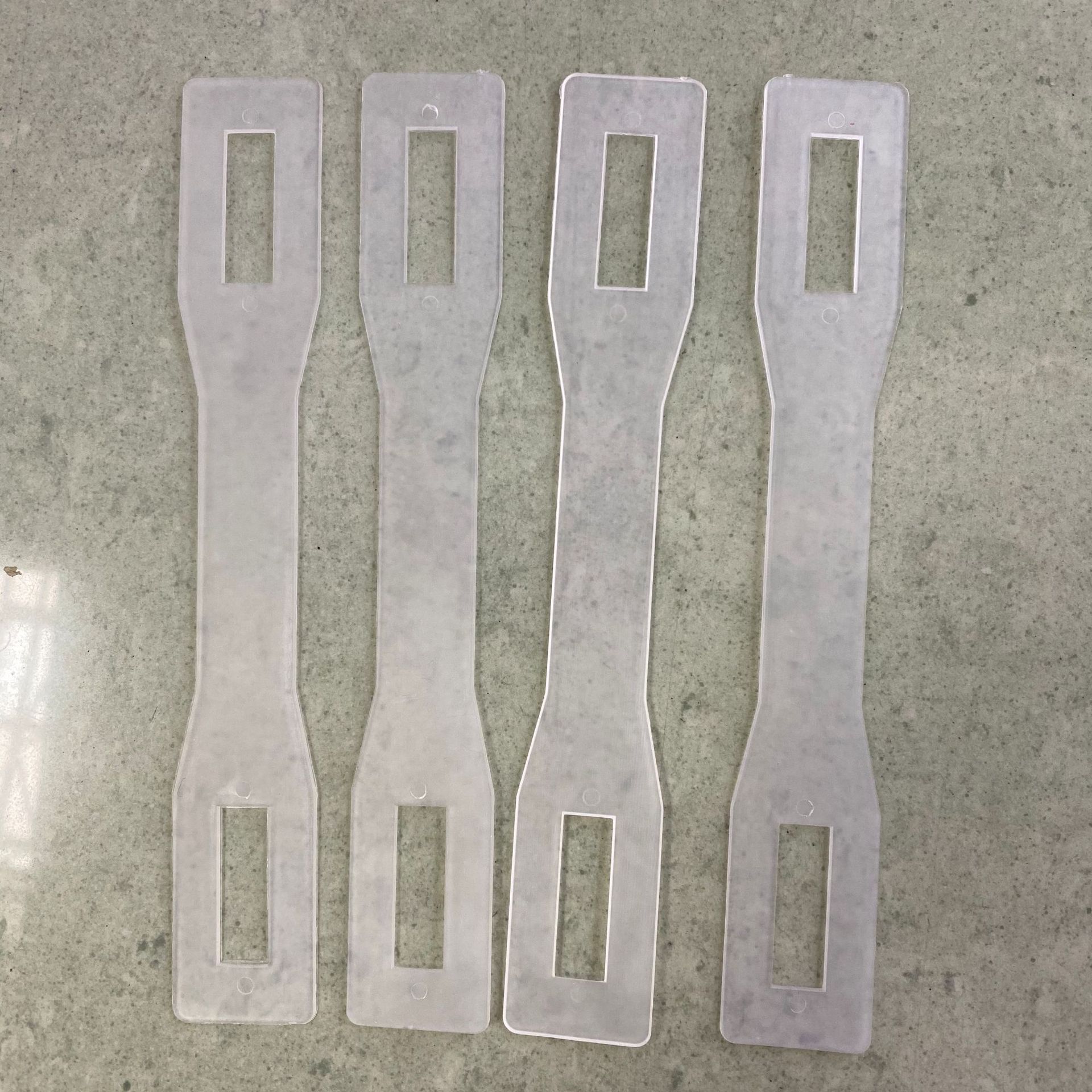 Plastic gift box, hand-held plastic color box, handle, plastic handle buckle, handle with carton packaging, hand-held handle buckle in stock Item Picture