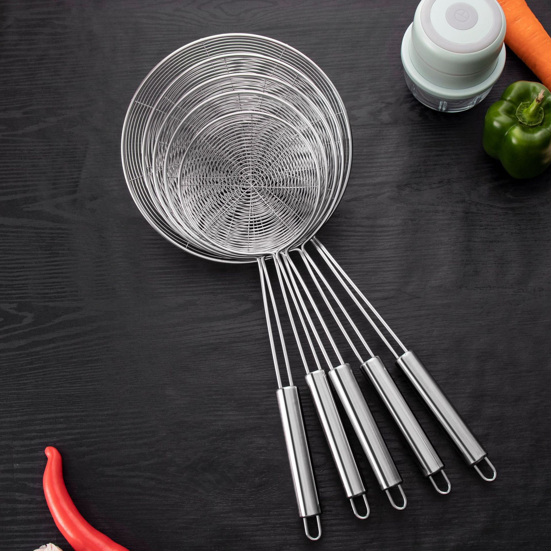 Flat-bottomed stainless steel strainer, large-capacity wire oil leakage, net leakage, noodle scooping spoon, hot pot spoon, strainer, mesh screen, logo marking Application Scenario