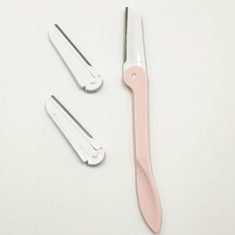 The eyebrow shaping knife set comes with a replaceable blade eyebrow shaping tool and a beautiful and elegant beauty tool Application Scenario