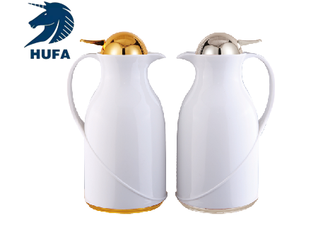 Plastic household insulated kettle, creative handle style, festive and simple vacuum kettle for beverages, tea, coffee, juice and milk