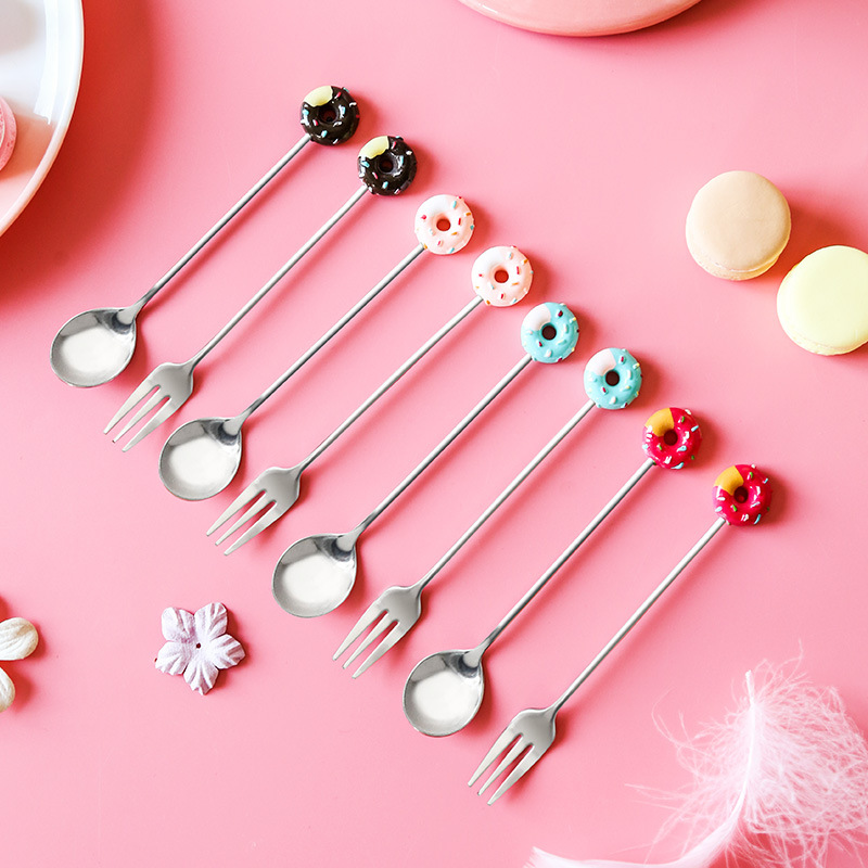 Internet-famous doughnut stainless steel dessert spoon, cartoon macaron fruit fork, ice cream spoon, coffee mixing spoon, stainless steel spoon, spoon, doughnut decoration spoon, children's spoon, ice cream spoon, tableware Application Scenario