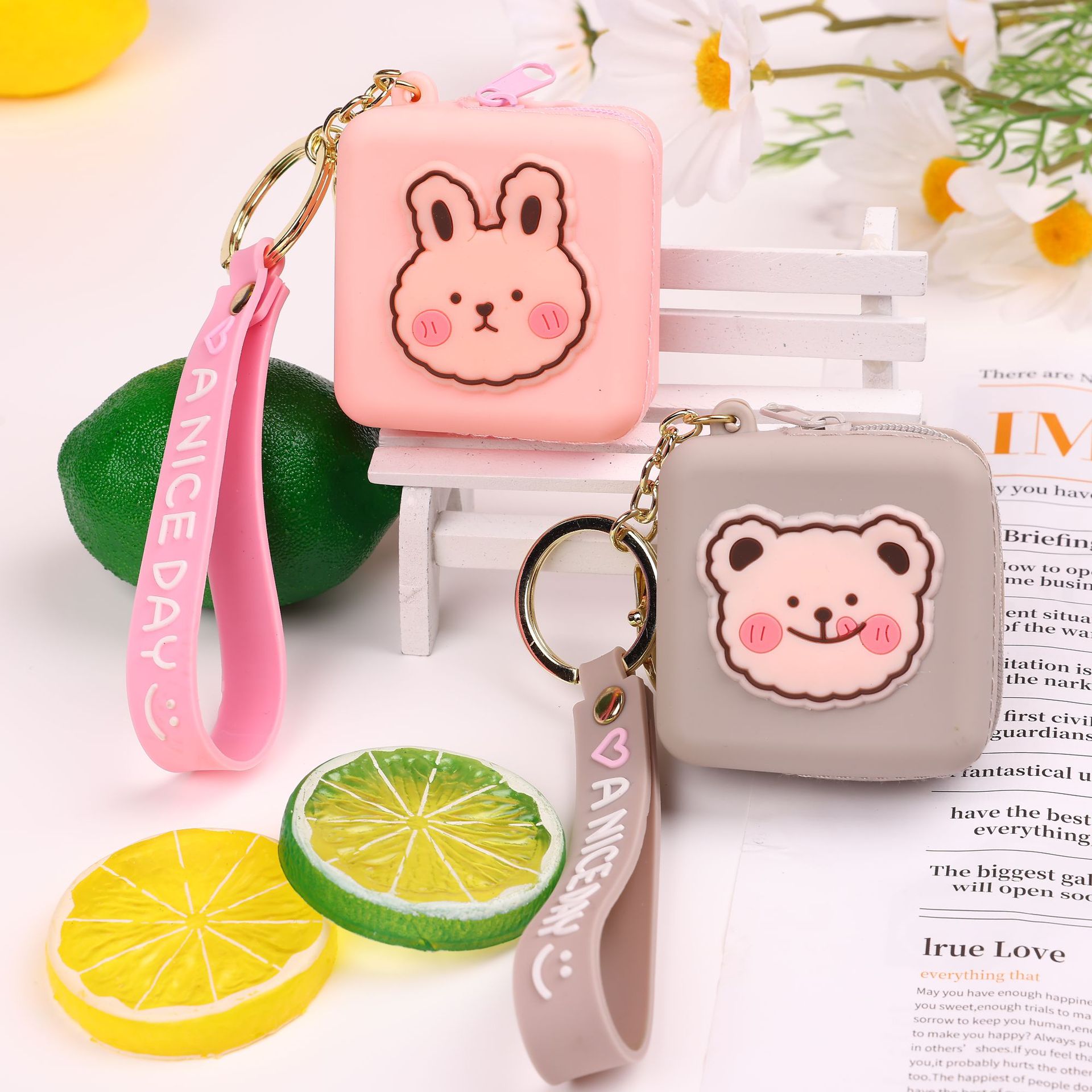 Wholesale of new children's handbags, gifts for boys and girls, silicone coin purses, trendy children's crossbody small bags and pendants Item Picture