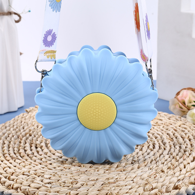 Sunflower coin purse, trendy kids crossbody new children's single-shoulder bag, silicone small bags for boys and girls, Korean version Application Scenario