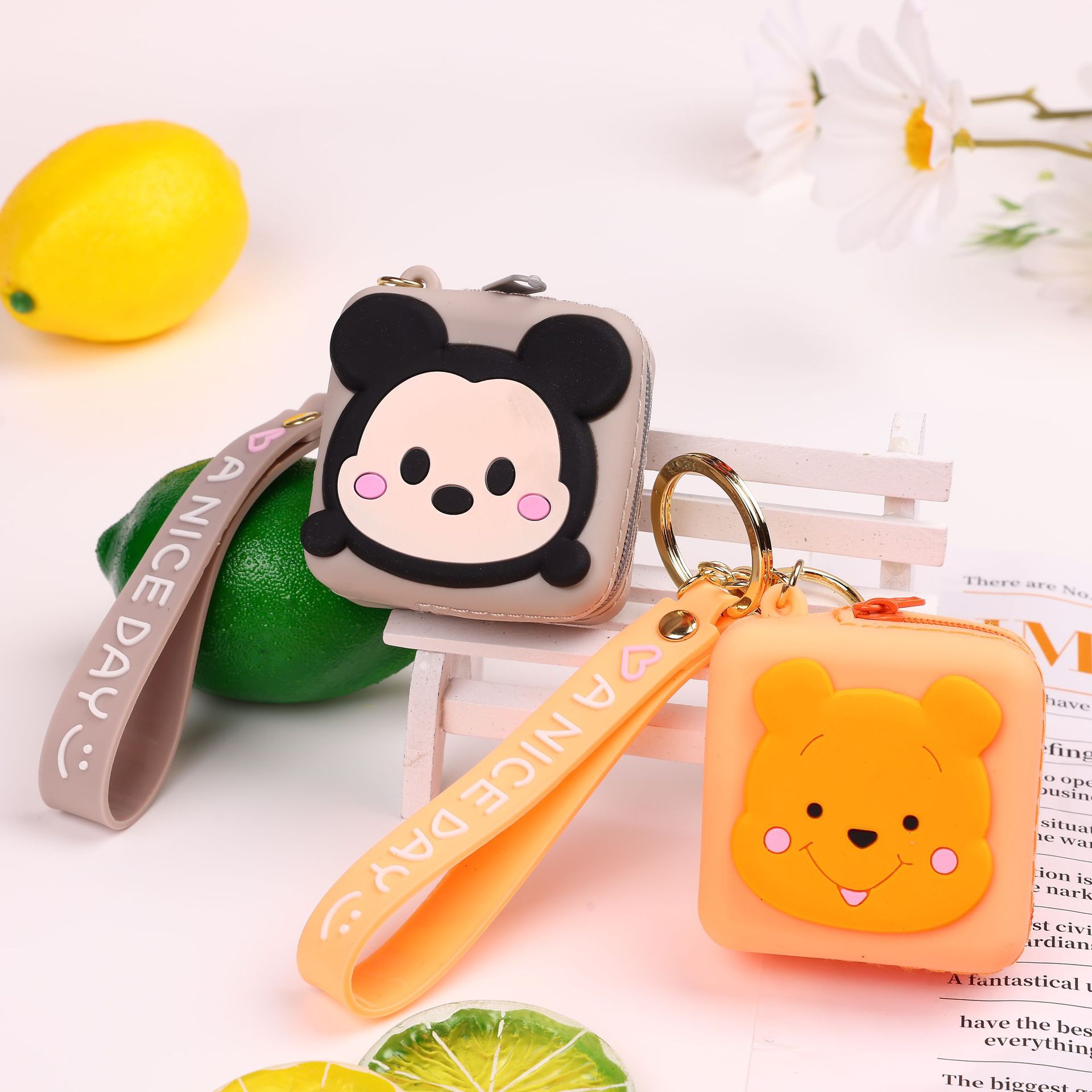 Wholesale of new children's handbags, gifts for boys and girls, silicone coin purses, trendy children's crossbody small bags and pendants Specification image