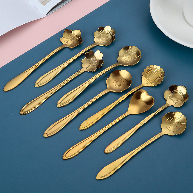 Creative stainless steel cherry blossom spoon, long-handled petal stirring spoon, Ins-style golden rose spoon, wedding hand-mixed gift wholesale Application Scenario