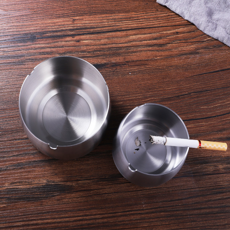 家用烟灰缸实物图