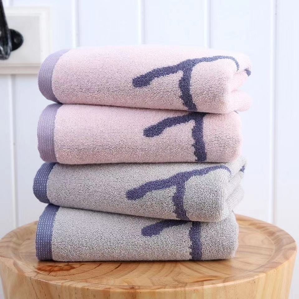 Two thick children's towels, pure cotton, suitable for both adults and children. These children's towels absorb water and do not shed fibers Application Scenario