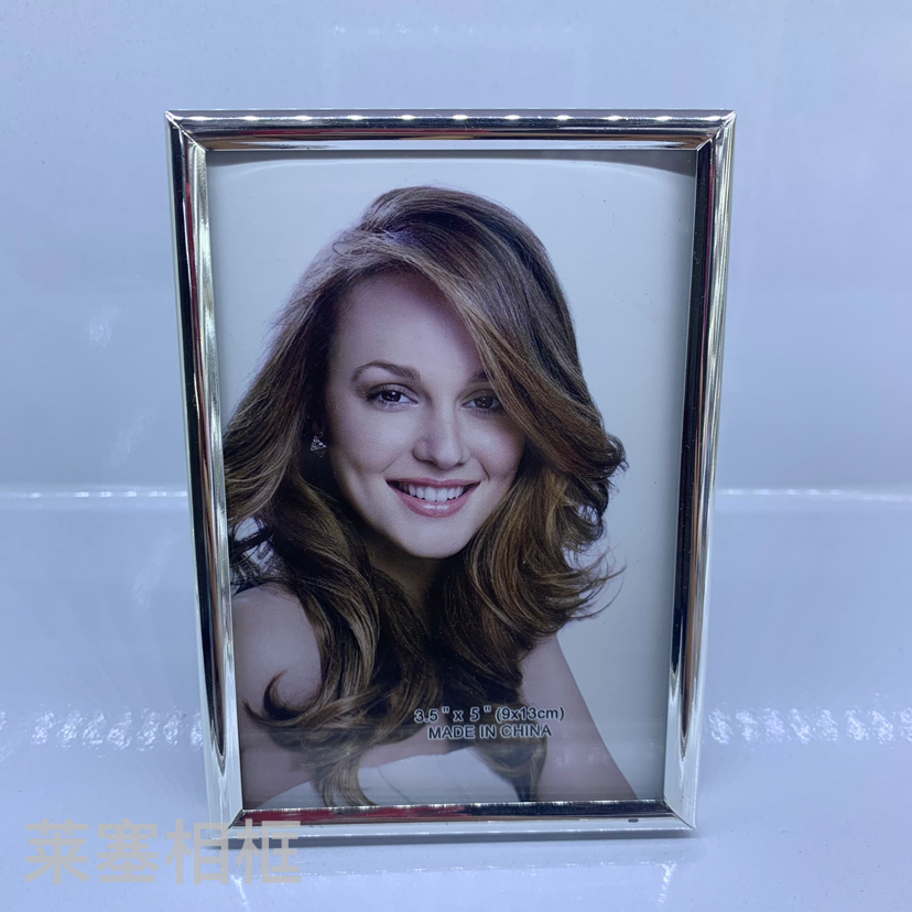 Fine round-edged iron-plated glass Nordic creative decorative gifts, handicrafts, ornaments, home metal photo frames