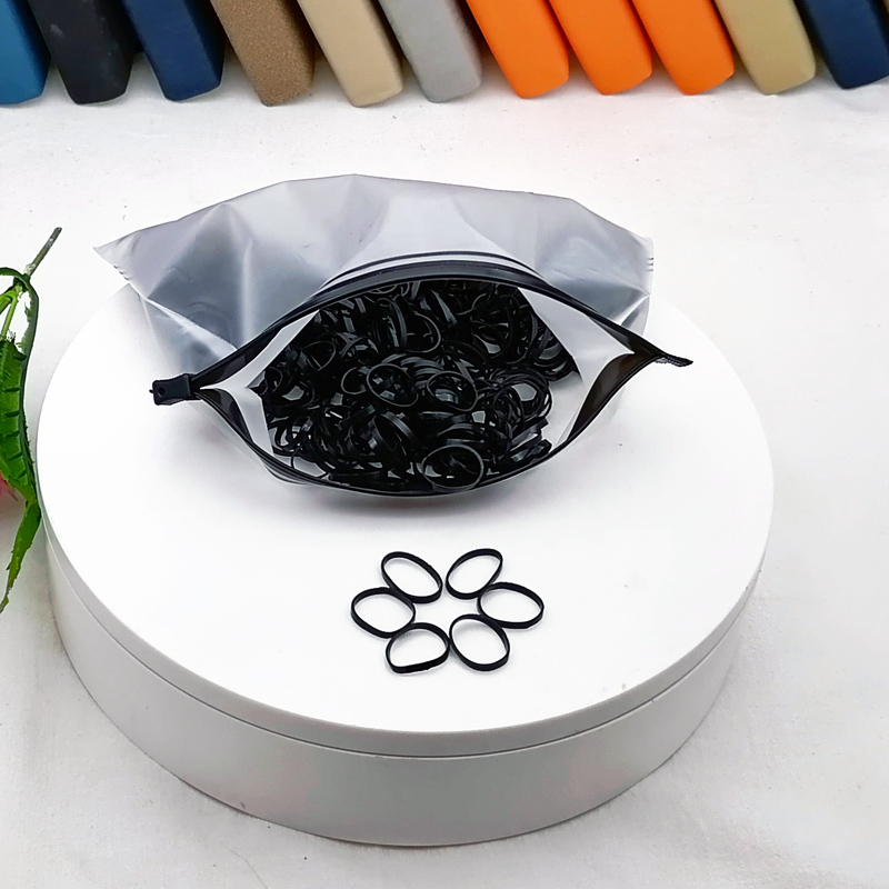 A1365 Black 500-type good leather band, hair accessory, hair rope, hair band, hair tie, hair band, 2-yuan store in Yiwu Application Scenario