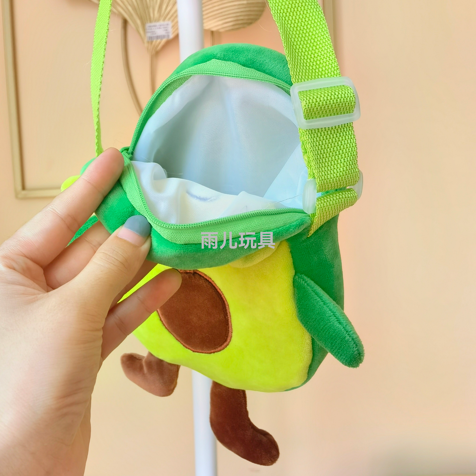 Plush avocado crossbody bag for women, cute coin purse, cartoon plush crossbody small bag, avocado crossbody bag Item Picture