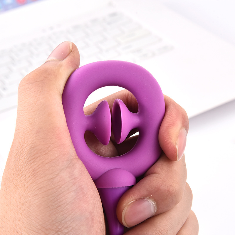 Silicone grip strengthener, press pen, finger suction cup, grip strength ring, pressure relief pen, primary school toy pen, multi-functional ballpoint pen Specification drawing