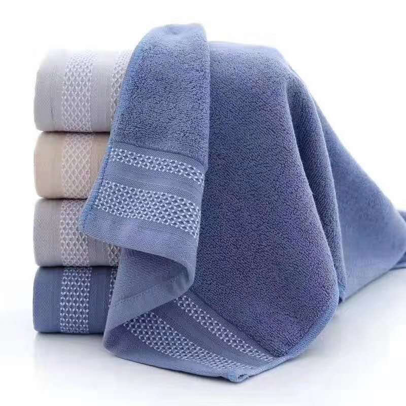 Pure cotton towel that absorbs water and does not shed fibers. Thickened and soft face towel. White checkered for home use. Male and female students take baths and wipe their faces