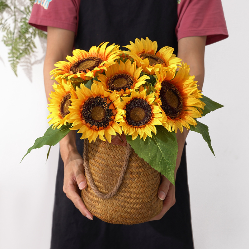 Artificial flowers, artificial lawns, artificial trees, creative high-end sunflowers, sunflower bouquets, artificial flowers for home decoration, salbutted chrysanthemums, artificial flowers, dance props, artificial flowers, artificial lawns, artificial trees details Picture