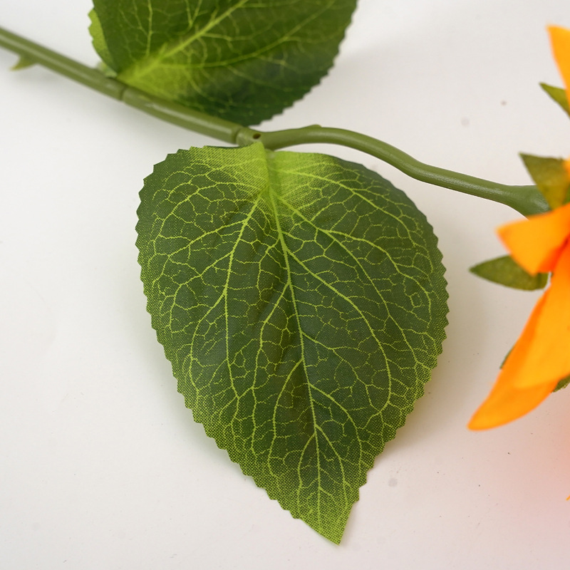 Artificial flowers, single sunflowers, artificial flowers, bouquets, wedding display Windows, stage decoration and handicrafts Application Scenario