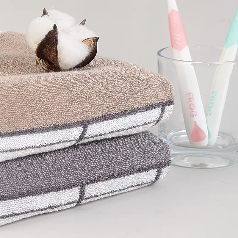 100% toalla de algodón para lavar la cara de los hombres hogar absorbente no se cae el pelo suave premium rayas patchwork toalla de baño de algodón para adultos Item Picture