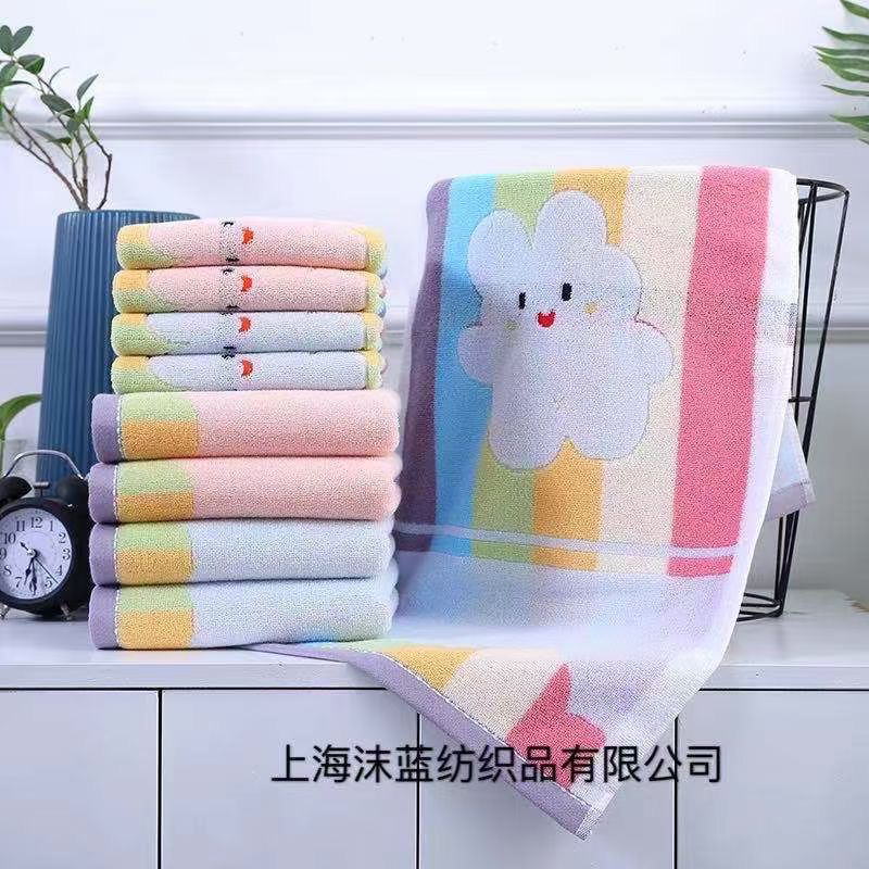 The middle towel of the children's towel is made of pure cotton, absorbent and non-shedding. It is soft and cute for both men and women, cartoon for daily use, and can be used to wipe the face of adults