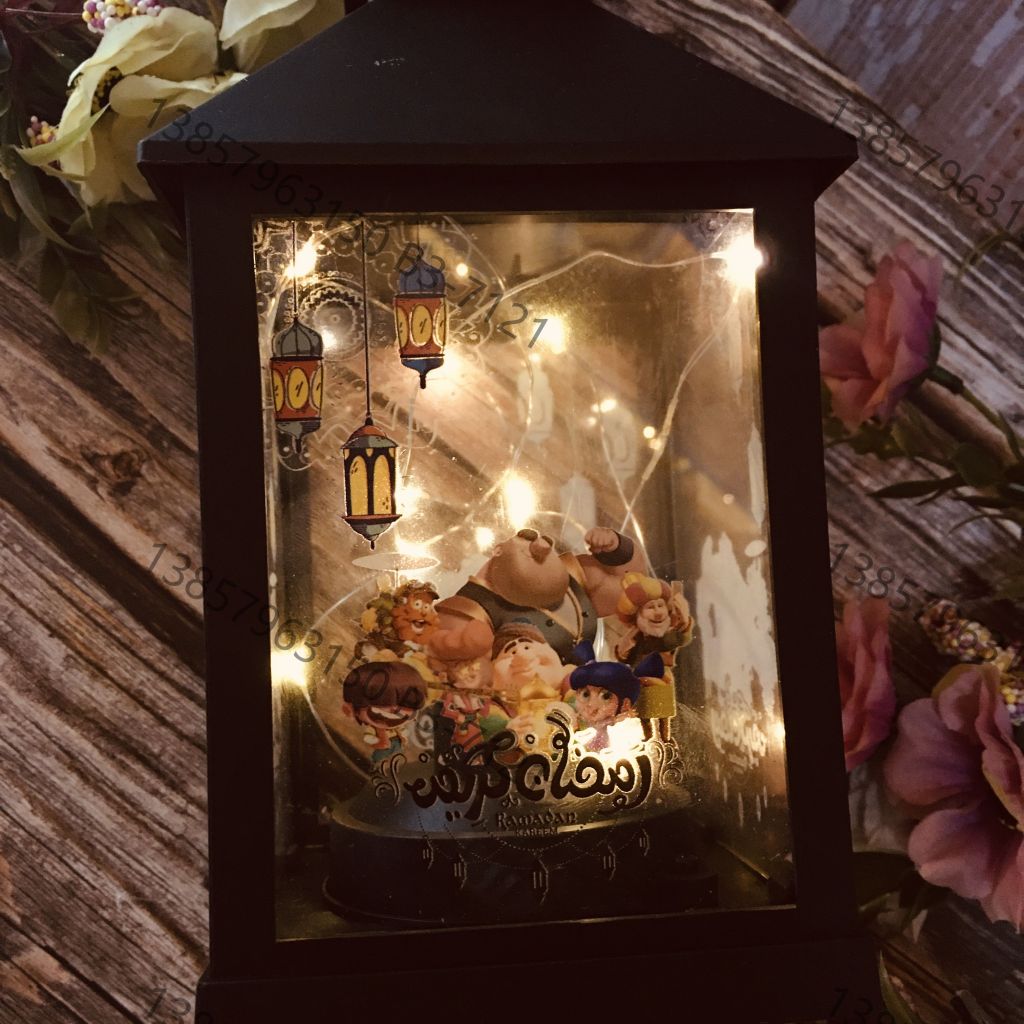 The plastic antique kerosene flame wind lamp for ramadan and the electronic candlelight for Christmas in Eid al-Adha Application Scenario