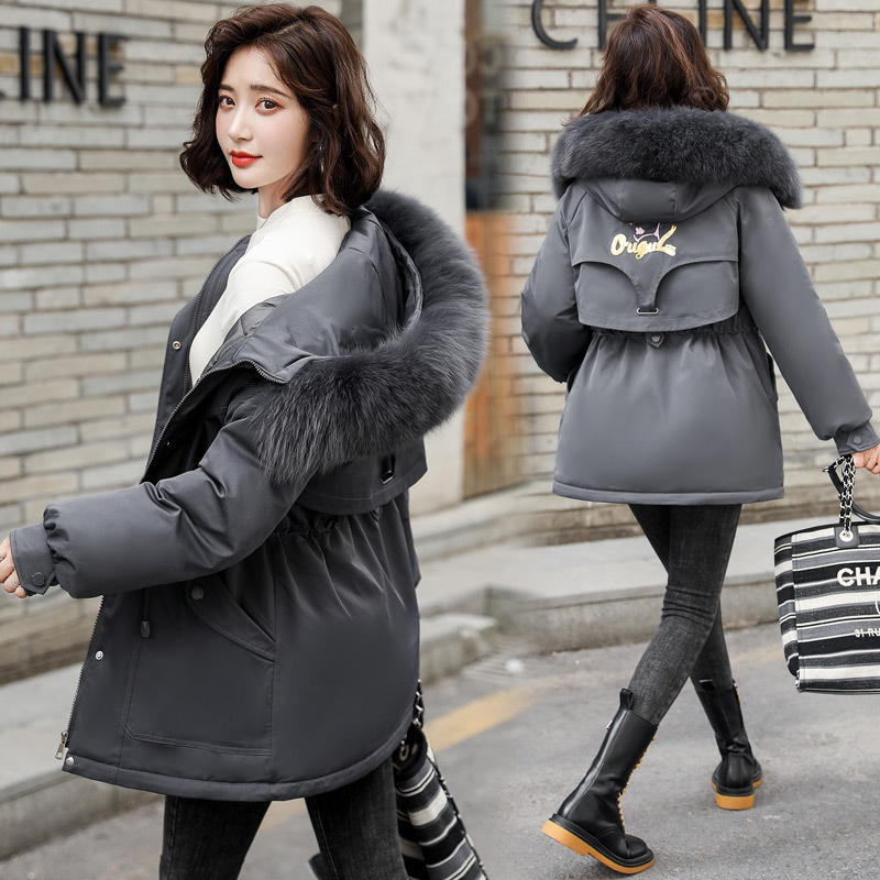 The new winter 2021 fashion waist-cinching style cotton-padded women's jacket with thickened plush lining and down