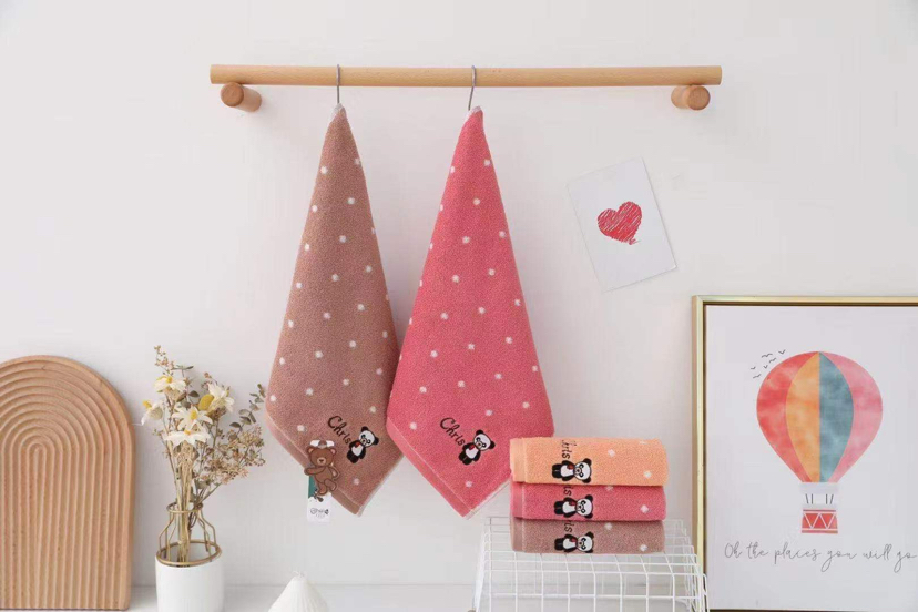 Teddy home toalla de algodón para adultos para lavar la cara absorbente sin perder el pelo toalla de limpieza de la cara del estudiante del hogar bordado al por mayor Specification image