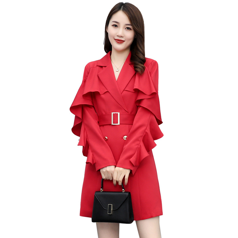 The 2021 autumn collection features a mid-length women's windbreaker with ruffled edges and double-breasted buttons, paired with a belt Item Picture