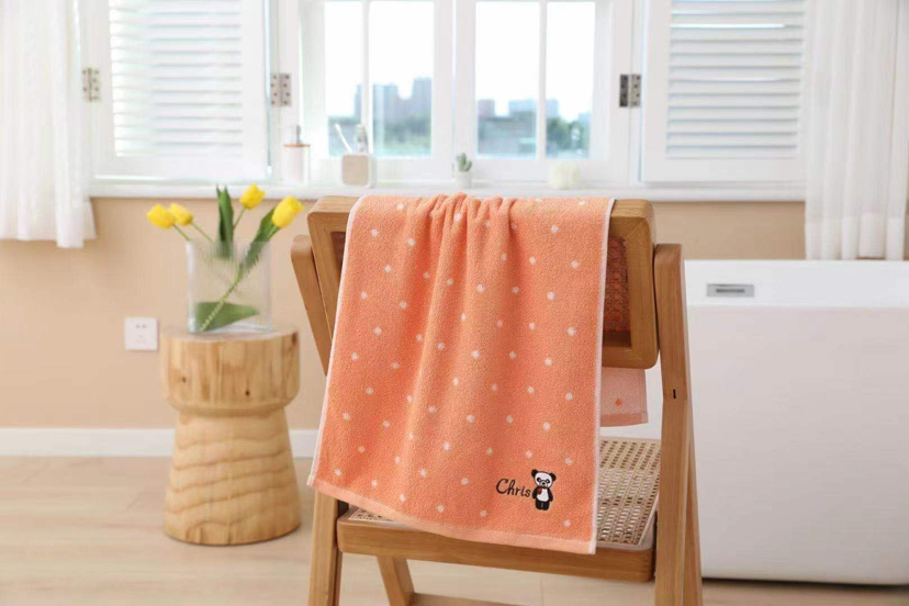 Teddy home toalla de algodón para adultos para lavar la cara absorbente sin perder el pelo toalla de limpieza de la cara del estudiante del hogar bordado al por mayor