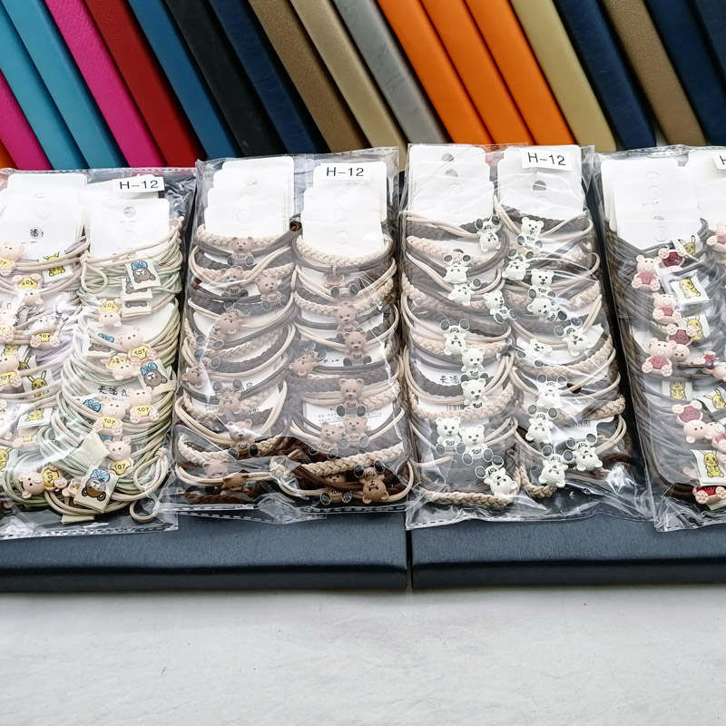 A2427 offers a variety of bear hair bands, hair accessories, hair lanyards, hair ties, hair bands and hair ties at a 2-yuan store in Yiwu Item Picture