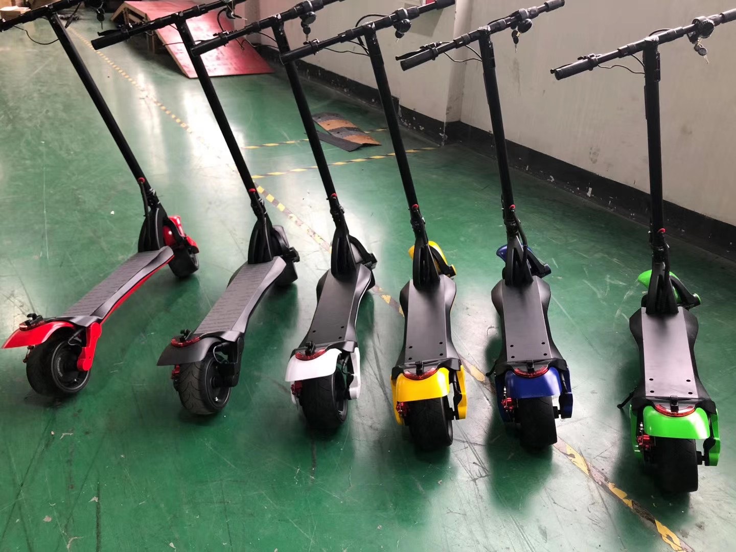 The 2022 new model of foreign trade wide-tire drifting electric scooter W1 PRO wide wheels e-Scooter details Picture