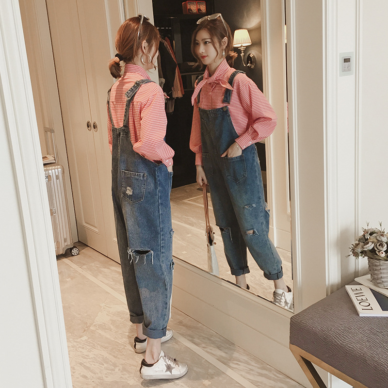 Ripped denim overalls for female students, new autumn style loose Korean-style wide-leg straight-leg simple halter nine-inch pants