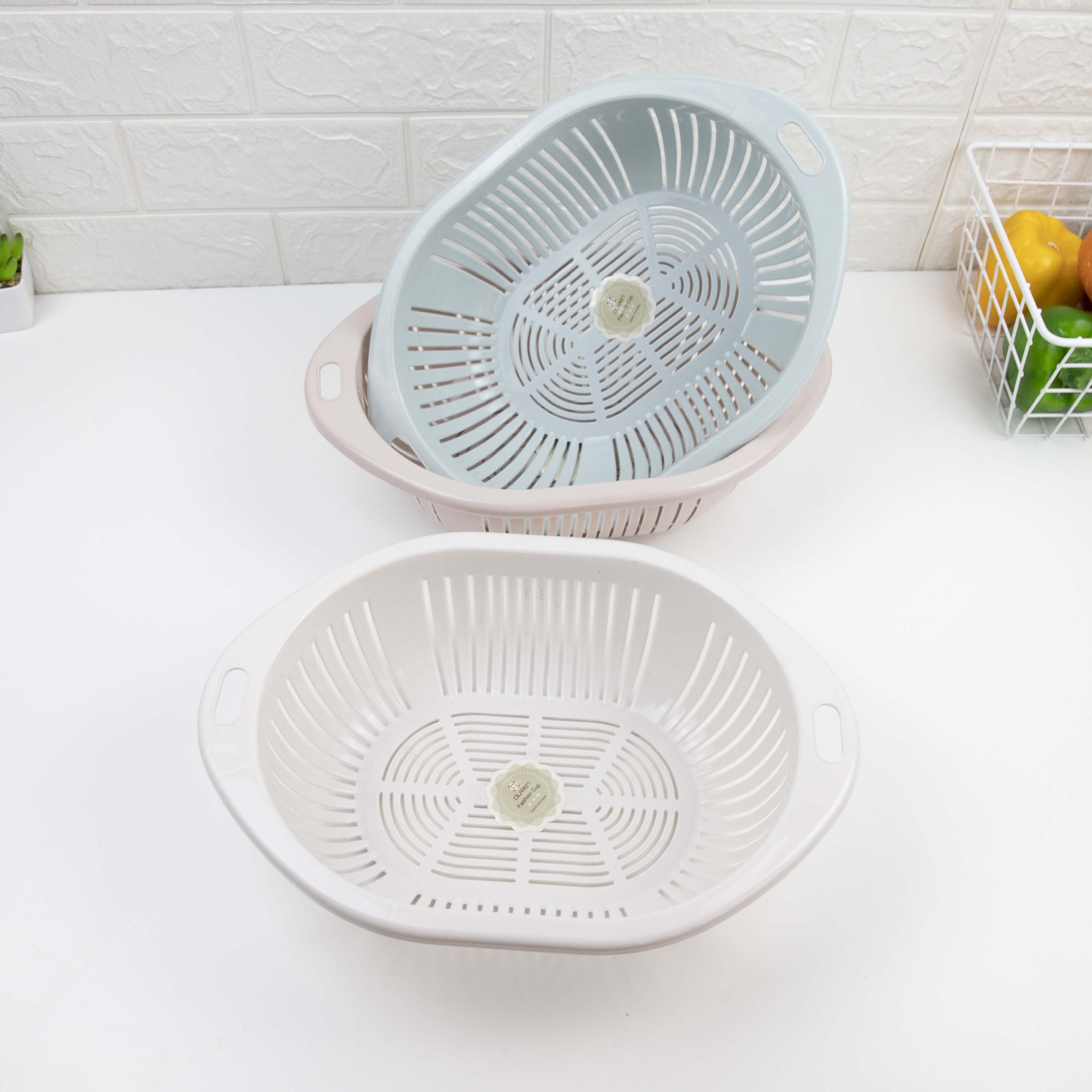 Household vegetable washing basket, double-layer plastic draining basket set, multi-functional fruit and vegetable basket, kitchen vegetable washing basin, single-layer wholesale