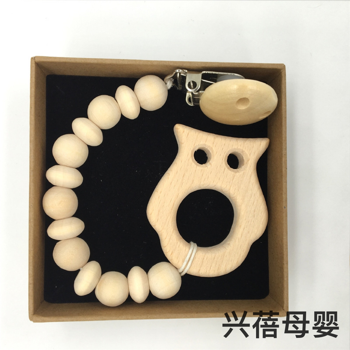 Cartoon beech wood animal pacifier chain, baby anti-drop chain, wooden teething anti-drop pacifier chain, soothing pacifier chain Application Scenario