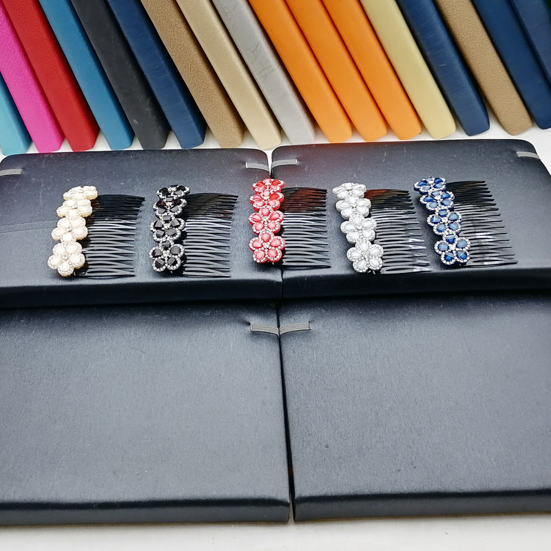 A2917 Crystal flower fork Comb, Japanese and Korean hair comb, fork comb, hair accessory, headwear, plug comb, 2-yuan store supply Application Scenario