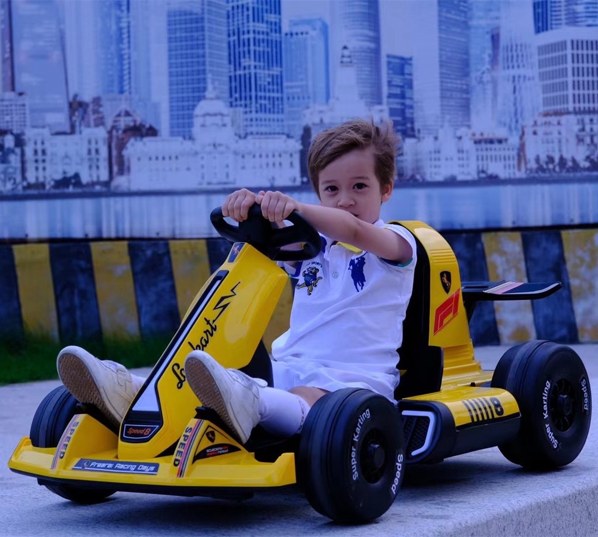 In 2022, the best-selling four-wheel electric children's square go-kart, drift car, baby and children's car kids go kart for foreign trade Application Scenario