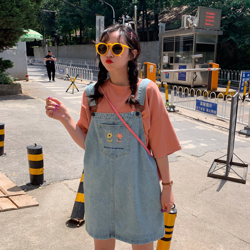 College-style embroidered denim halter dress 2020 autumn/winter new Korean-style plus-size loose dress for girls, fresh and cute