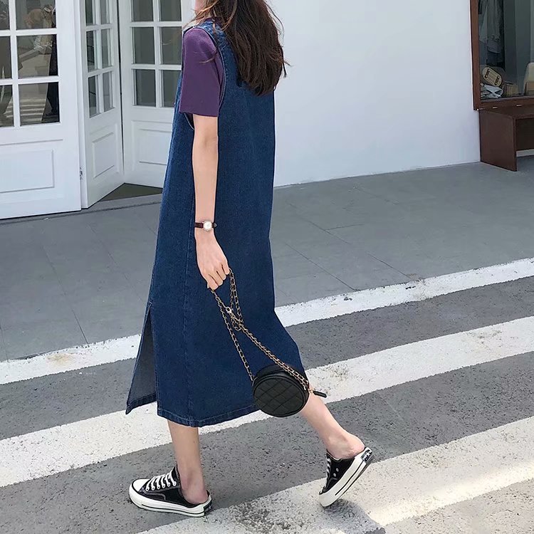 This autumn slimming retro denim split shoulder dress is a solid color Korean-style loose dress that pairs well with petite students Item Picture