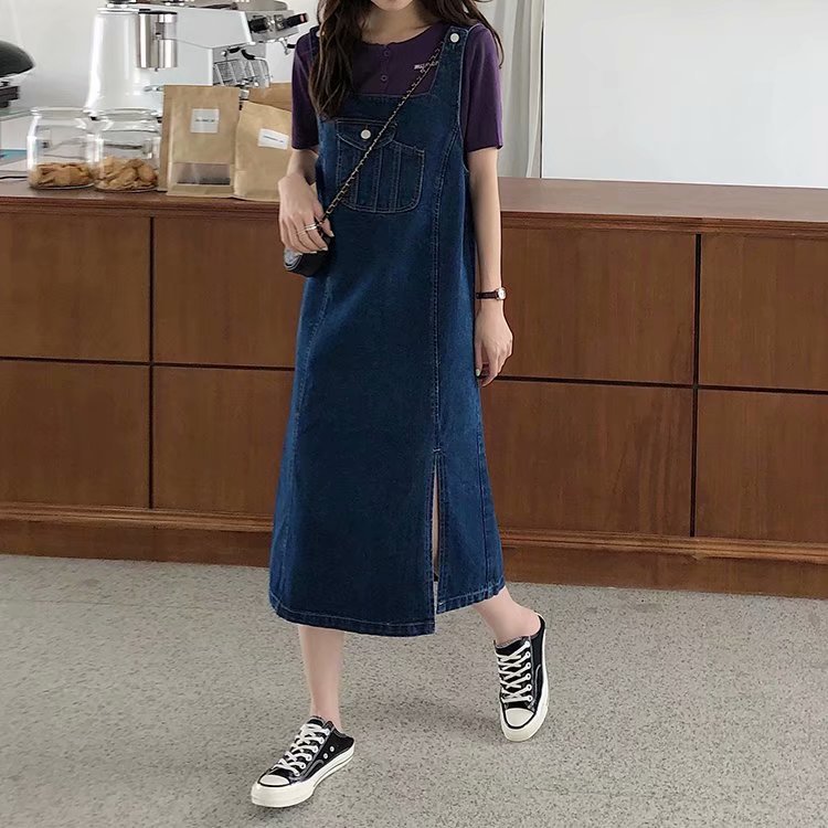 This autumn slimming retro denim split shoulder dress is a solid color Korean-style loose dress that pairs well with petite students Application Scenario