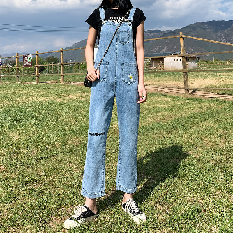 Denim overalls for women's autumn new Korean style, fashionable, loose and versatile, Daisy wide-leg, large-sized, chubby girls nine-inch pants Application Scenario