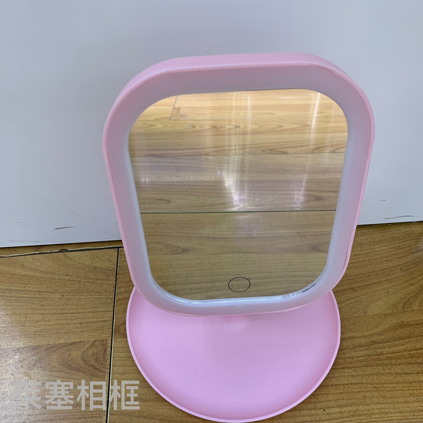 Plastic creative ornaments, home decoration gifts, handicrafts, makeup mirrors Application Scenario