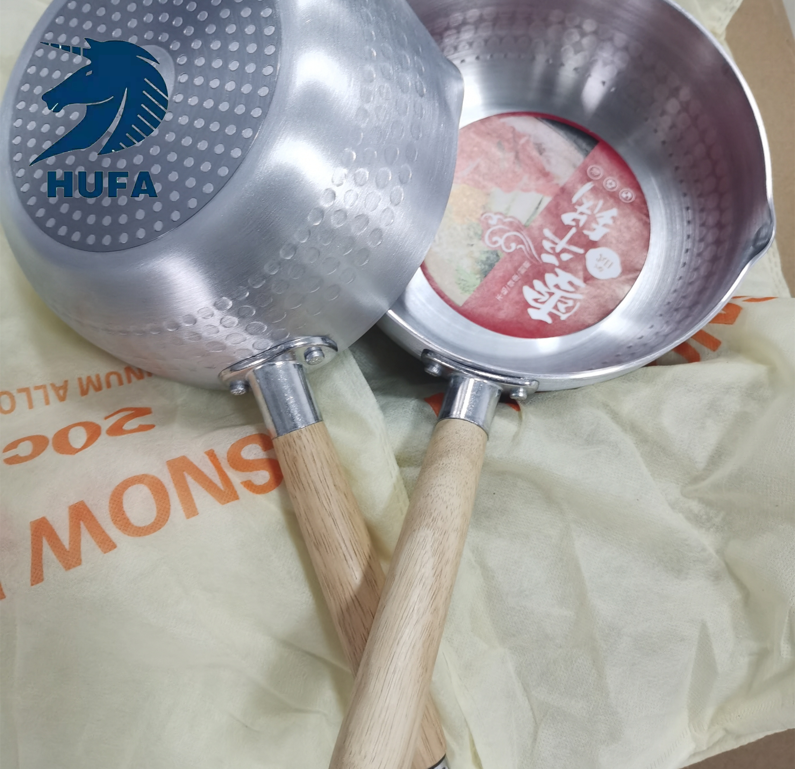 Japanese-style snow flat pot, milk pot, non-stick pot, baby food pot, rice bowl, stone baby, household Japanese instant noodle pot, small cooking pot