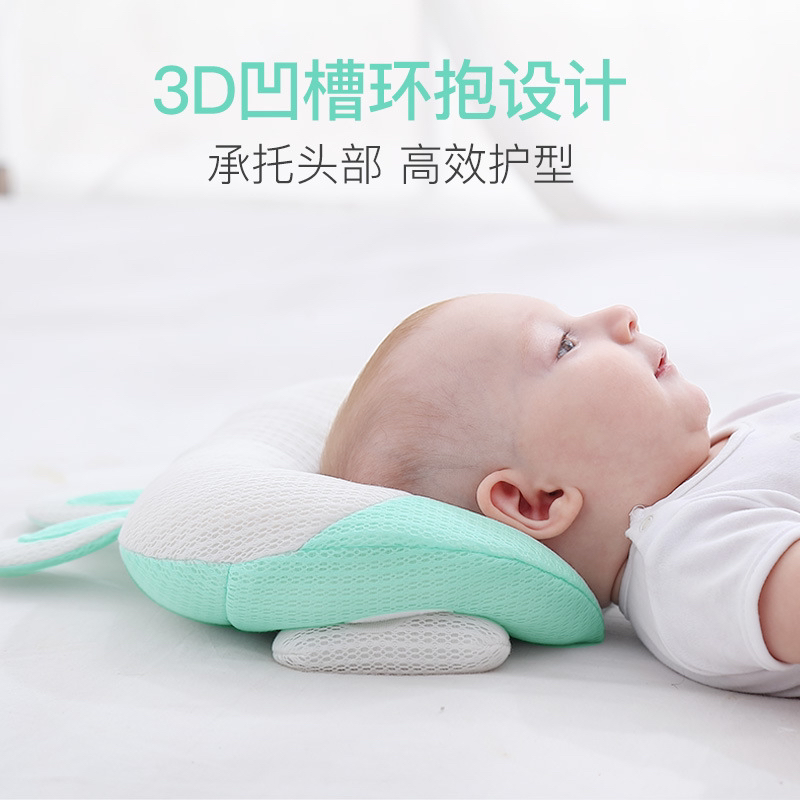 Baby shaping pillow to prevent deviating head