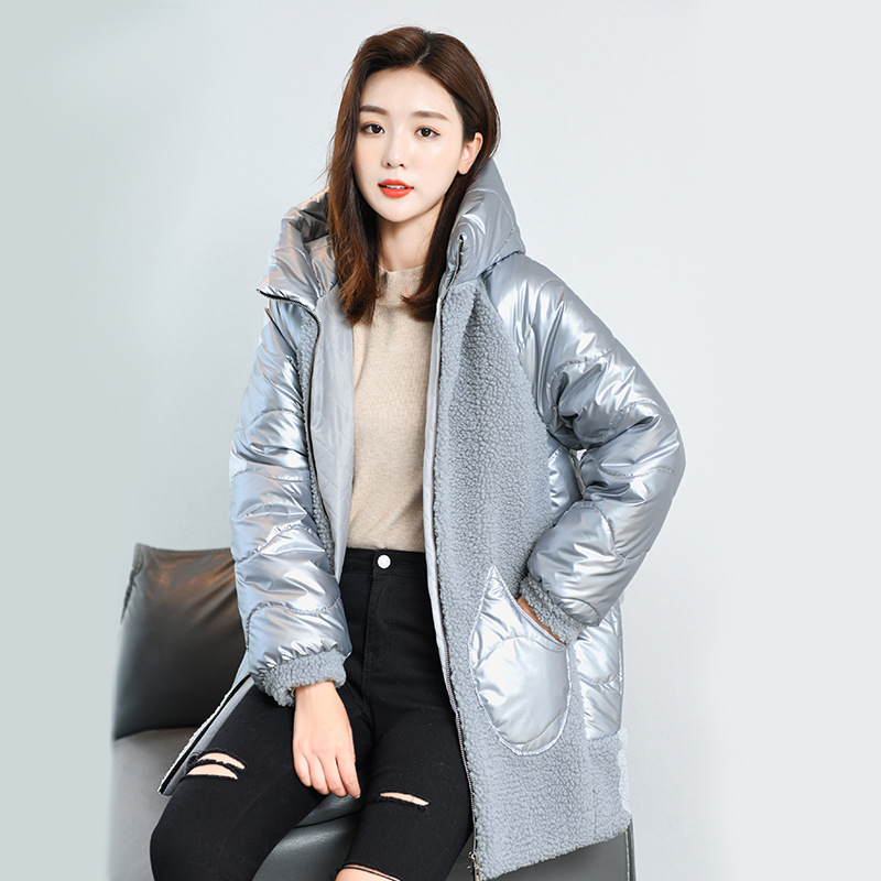 This is a new mid-length women's coat for autumn and winter, featuring a large, thickened, glossy faux fur, lambskin, sheepskin cut, and granular fleece Application Scenario