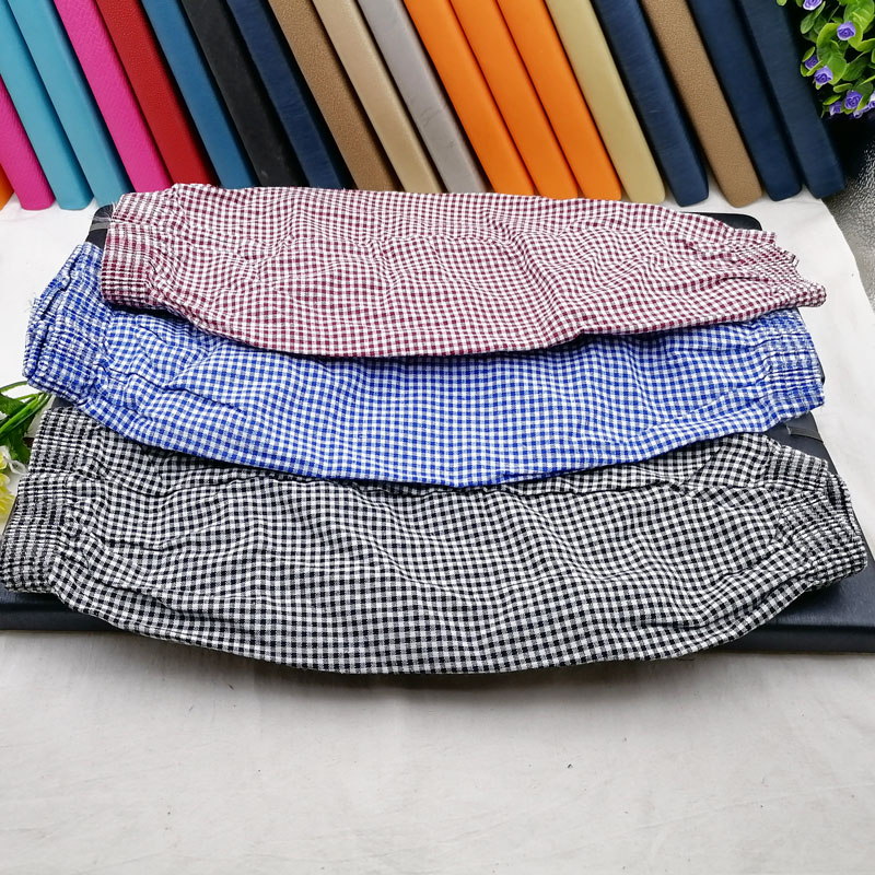 L1111 Four-needle thread checkered long-sleeved sleeves, household cleaning and labor protection sleeves, household men's and women's work sleeves Application Scenario