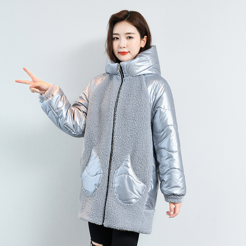 This is a new mid-length women's coat for autumn and winter, featuring a large, thickened, glossy faux fur, lambskin, sheepskin cut, and granular fleece details Picture