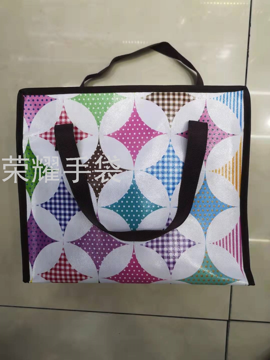 Cartoon bags, non-woven fabric bags, shopping bags, woven bags, non-woven fabric laminated bags Application Scenario