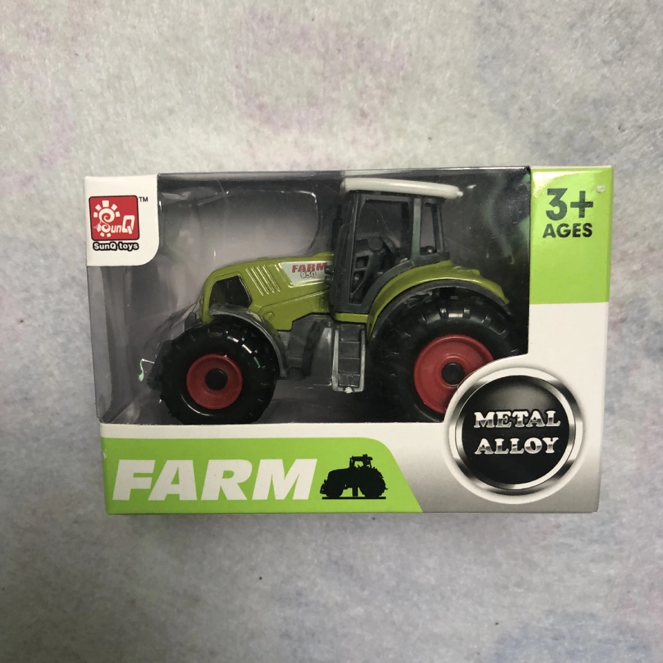 Alloy car model for children and boys, simulating farmer's front tractor, available in red, green and yellow. Baby toy ht Application Scenario