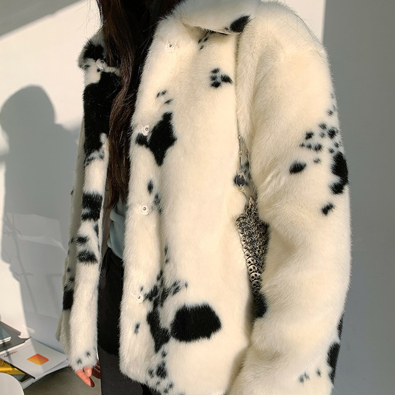 Winter Korean-style cotton fur coat for women, black and white cow print loose and casual, mink fur fleece coat for women, thickened details Picture